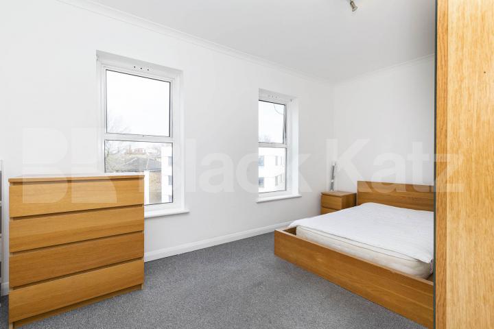  2 bedroom property close to amenities and dalston overground Dalston Lane, Dalston